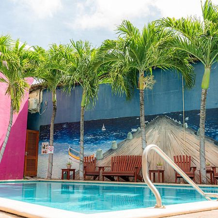 The Ritz Hostel 빌렘스타트 외부 사진