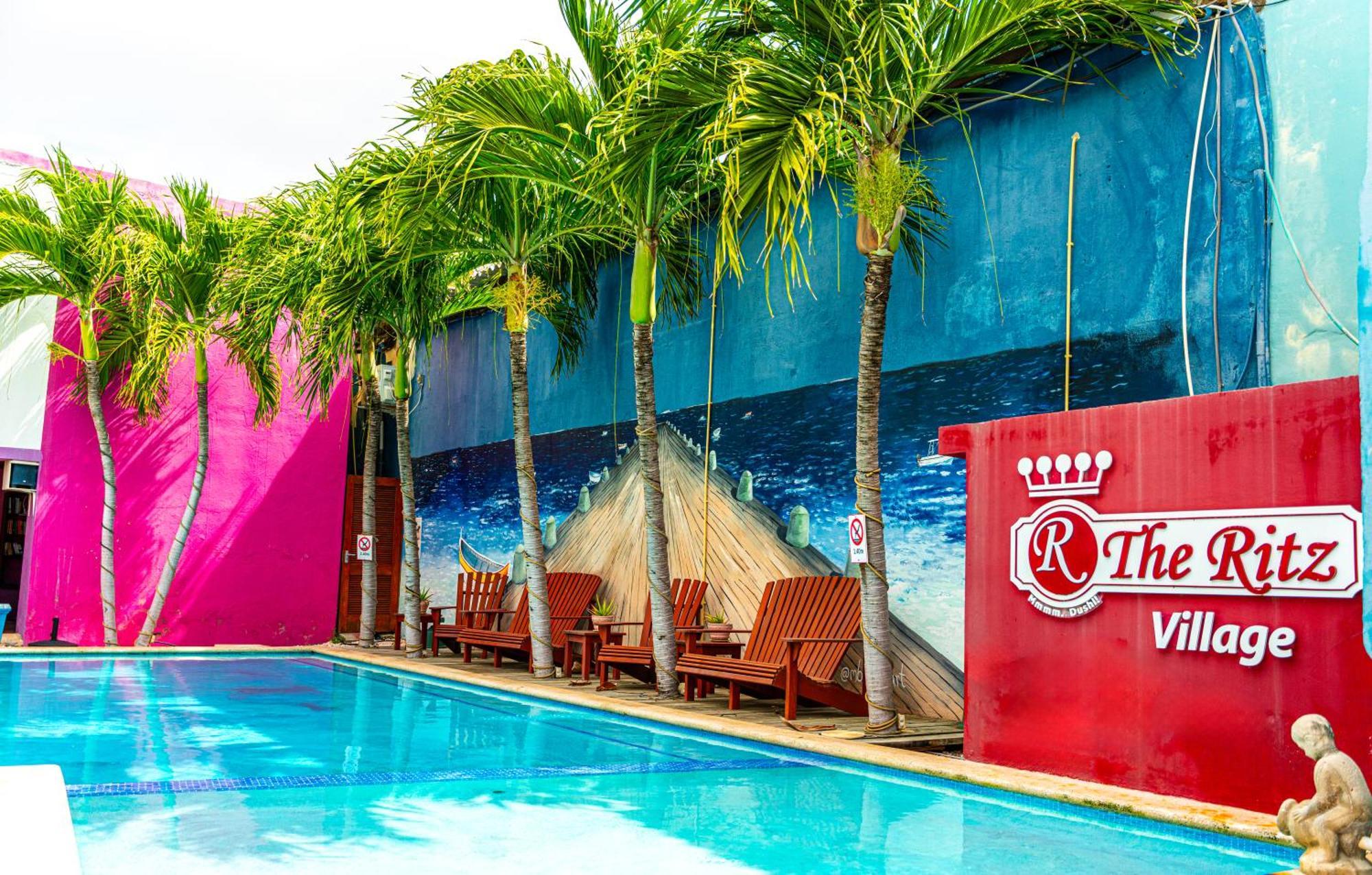 The Ritz Hostel 빌렘스타트 외부 사진
