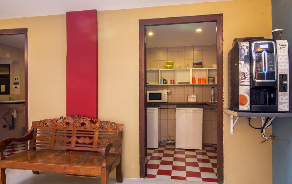 The Ritz Hostel 빌렘스타트 외부 사진
