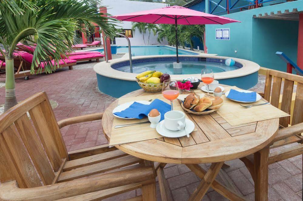 The Ritz Hostel 빌렘스타트 외부 사진